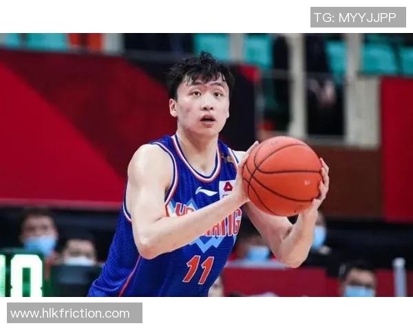 齐麟的崛起与挑战：探索新生代篮球明星的成长之路与未来展望