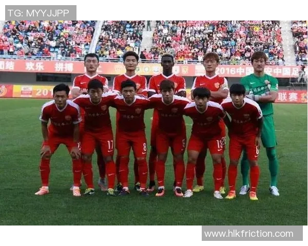 南京足球队在全国耐力排行榜中荣登第十名展现出强劲实力与拼搏精神